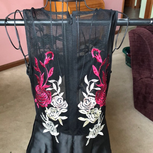 XSCAPE prom dress - Picture 2 of 6